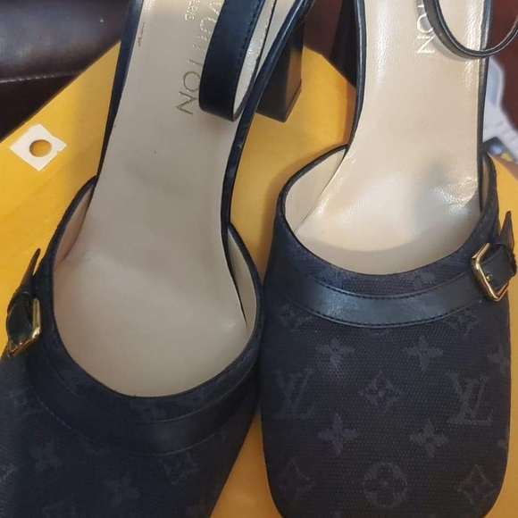 Louie Vuion Paris high heels - Picture 4 of 5